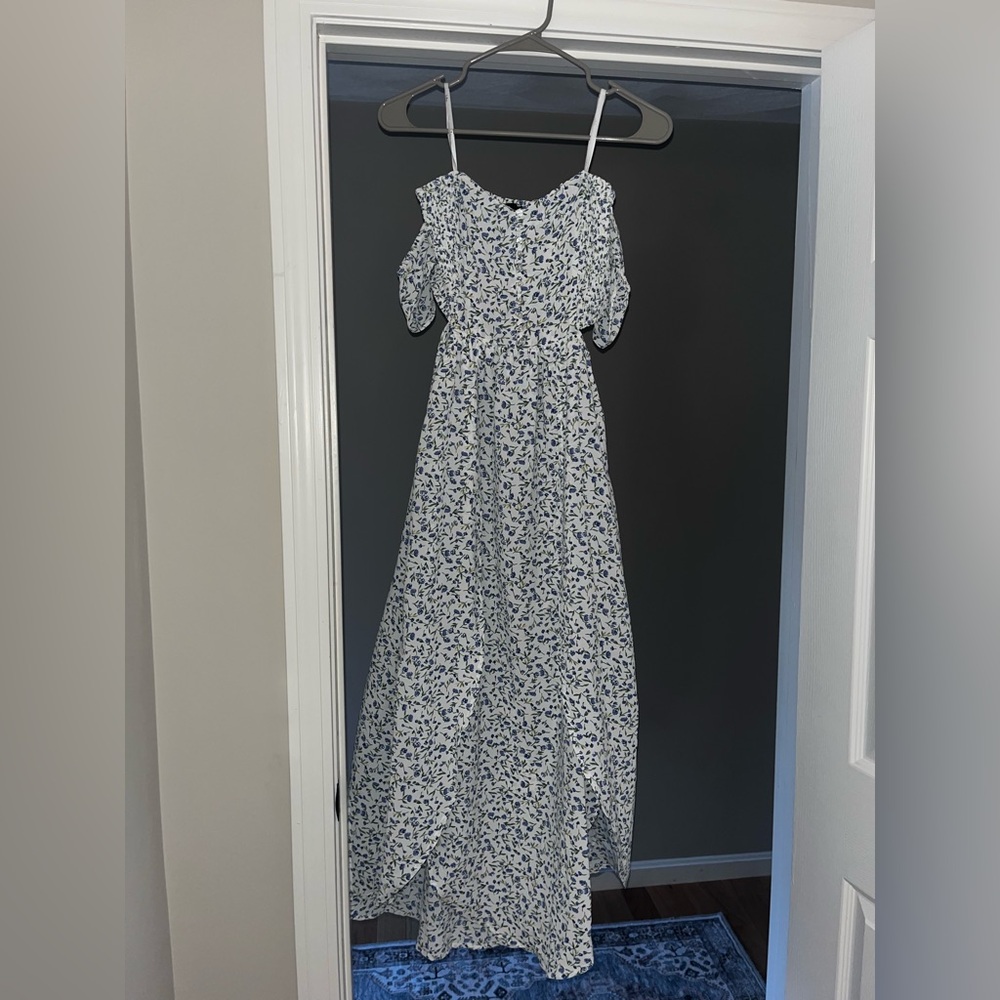 Lulus white floral maxi sundress